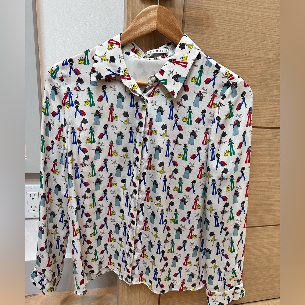 Alice + Olivia Willa Placket Top size S, in color Passport Stace